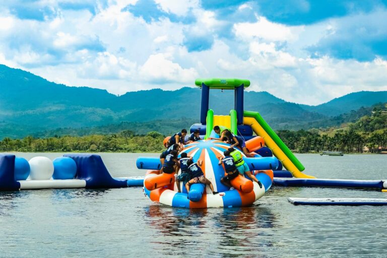 Itinerario de aventura en Tarapoto: combina YakuPark con las cataratas y la Laguna Azul