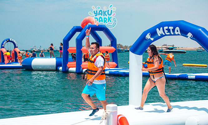 Ropa de baño para visitar Yakupark en Paracas